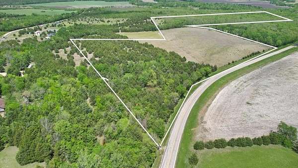 43.6 Acres of Recreational Land for Sale in Paris, Texas