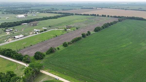 10 Acres of Residential Land for Sale in Hillsboro, Texas