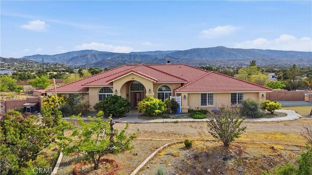 2.28 Acres of Land with Home for Sale in Piñon Hills, California