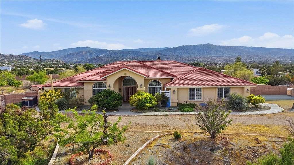 2.28 Acres of Land with Home for Sale in Piñon Hills, California