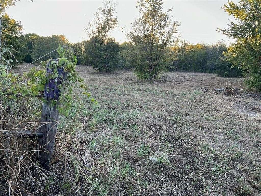 8.76 Acres of Land with Home for Sale in Corsicana, Texas