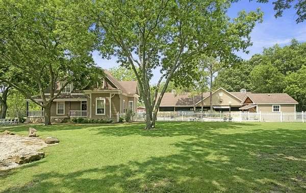 4 Acres of Improved Mixed-Use Land for Sale in Princeton, Texas