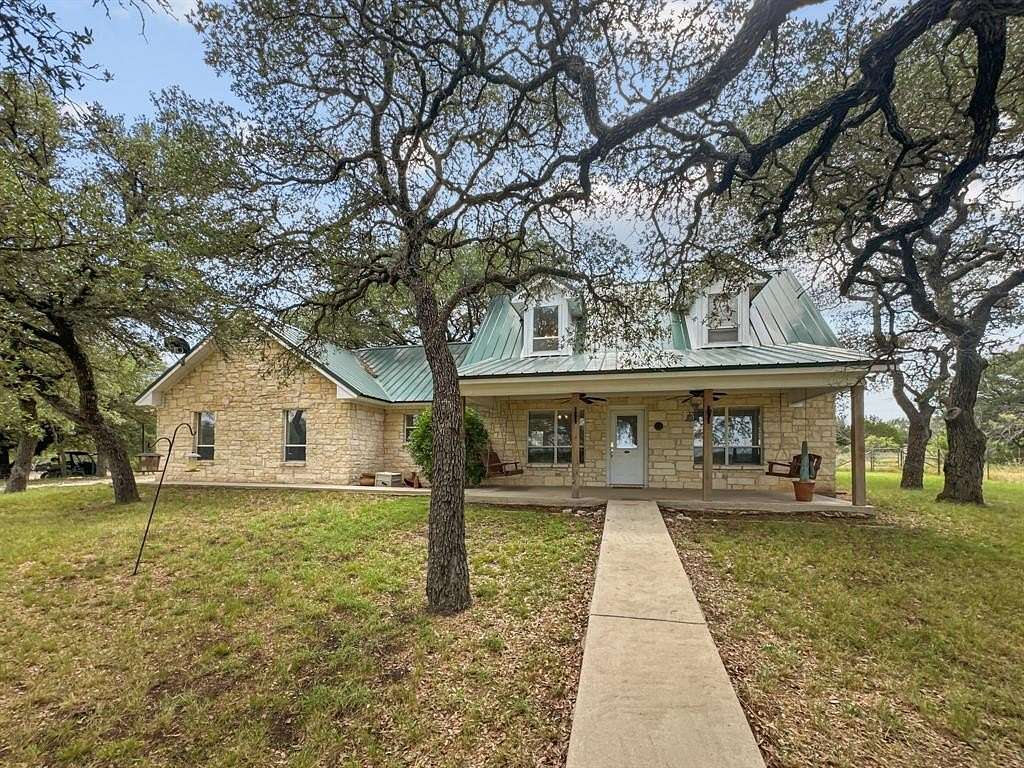25 Acres of Land with Home for Sale in Hamilton, Texas