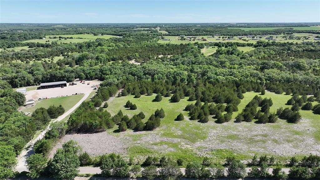 13.3 Acres of Land for Sale in Whitewright, Texas