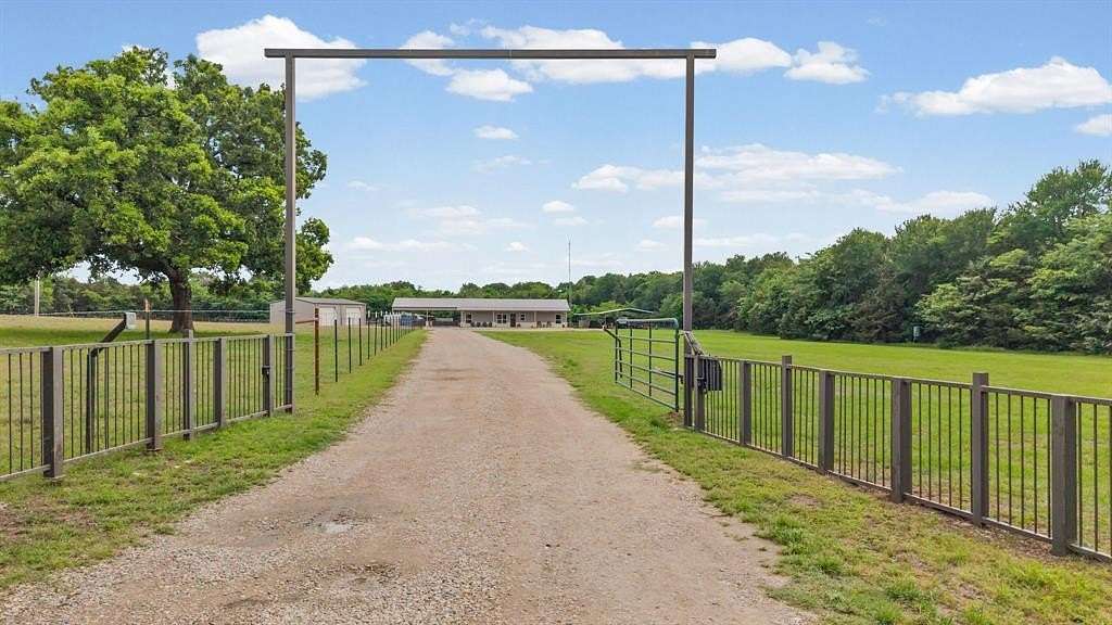 10 Acres of Land with Home for Sale in Quinlan, Texas