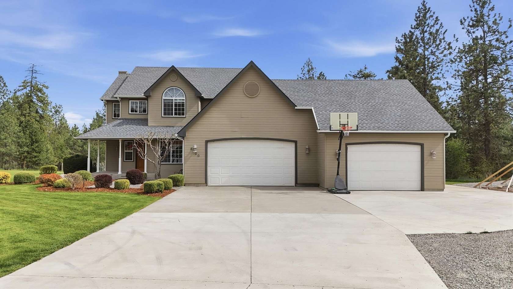 1.5 Acres of Land with Home for Sale in Newman Lake, Washington