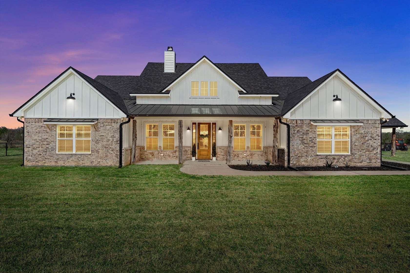 14.8 Acres of Land with Home for Sale in Chilton, Texas