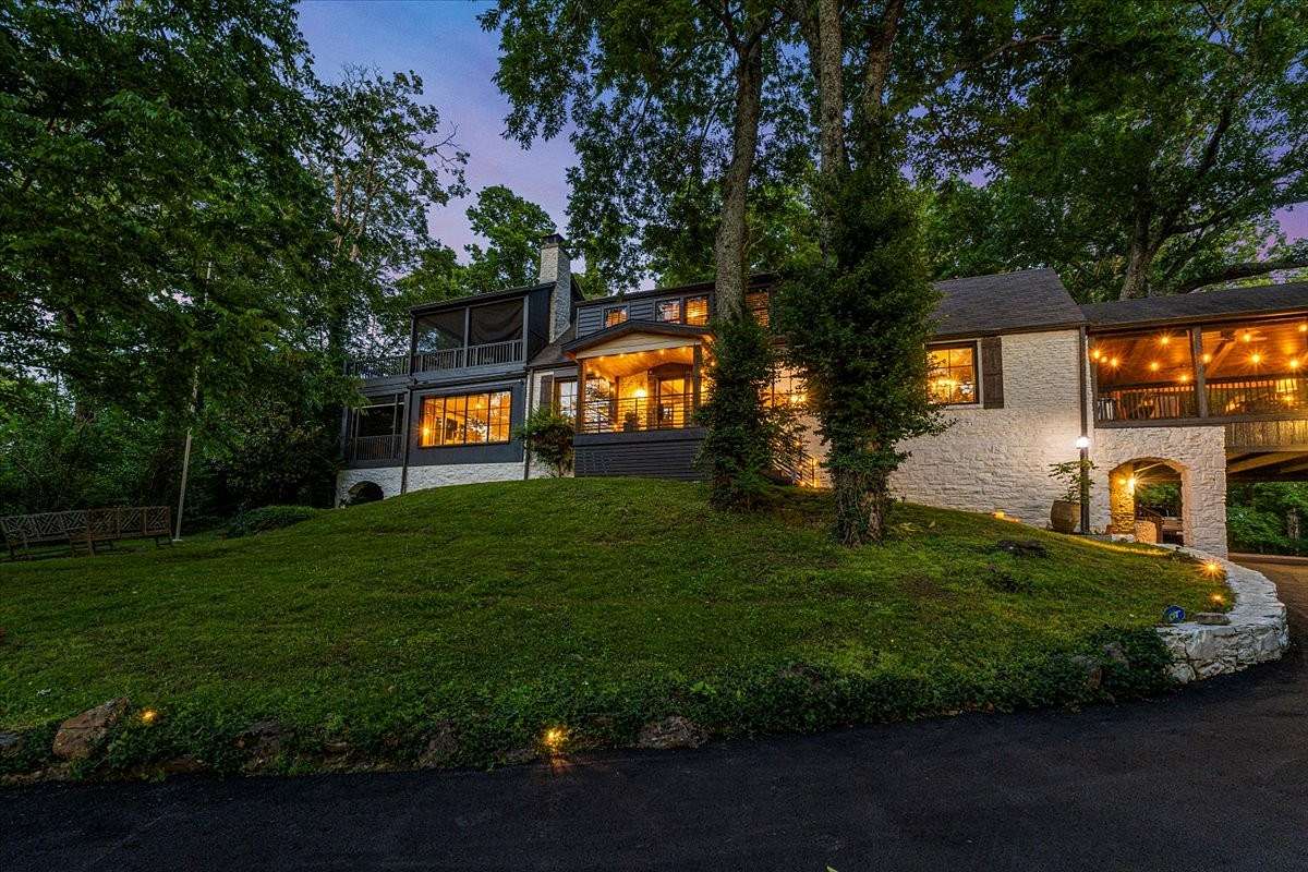 3.19 Acres of Land with Home for Sale in Nashville, Tennessee