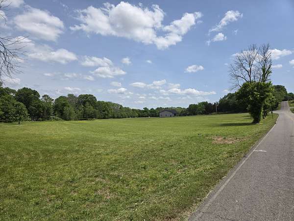 5.2 Acres of Residential Land for Sale in Castalian Springs, Tennessee