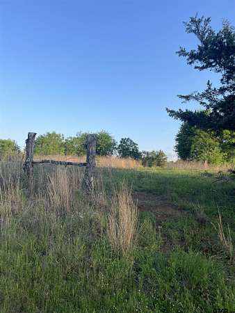 1 Acre of Residential Land for Sale in Pittsburg, Texas
