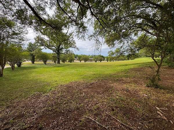 0.9 Acres of Commercial Land for Sale in Nacogdoches, Texas