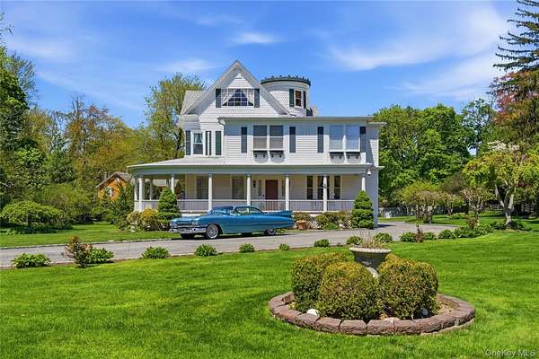 1.7 Acres of Land with Home for Sale in Glen Cove, New York