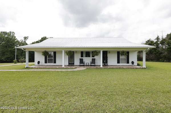 5 Acres of Land with Home for Sale in Summit, Mississippi