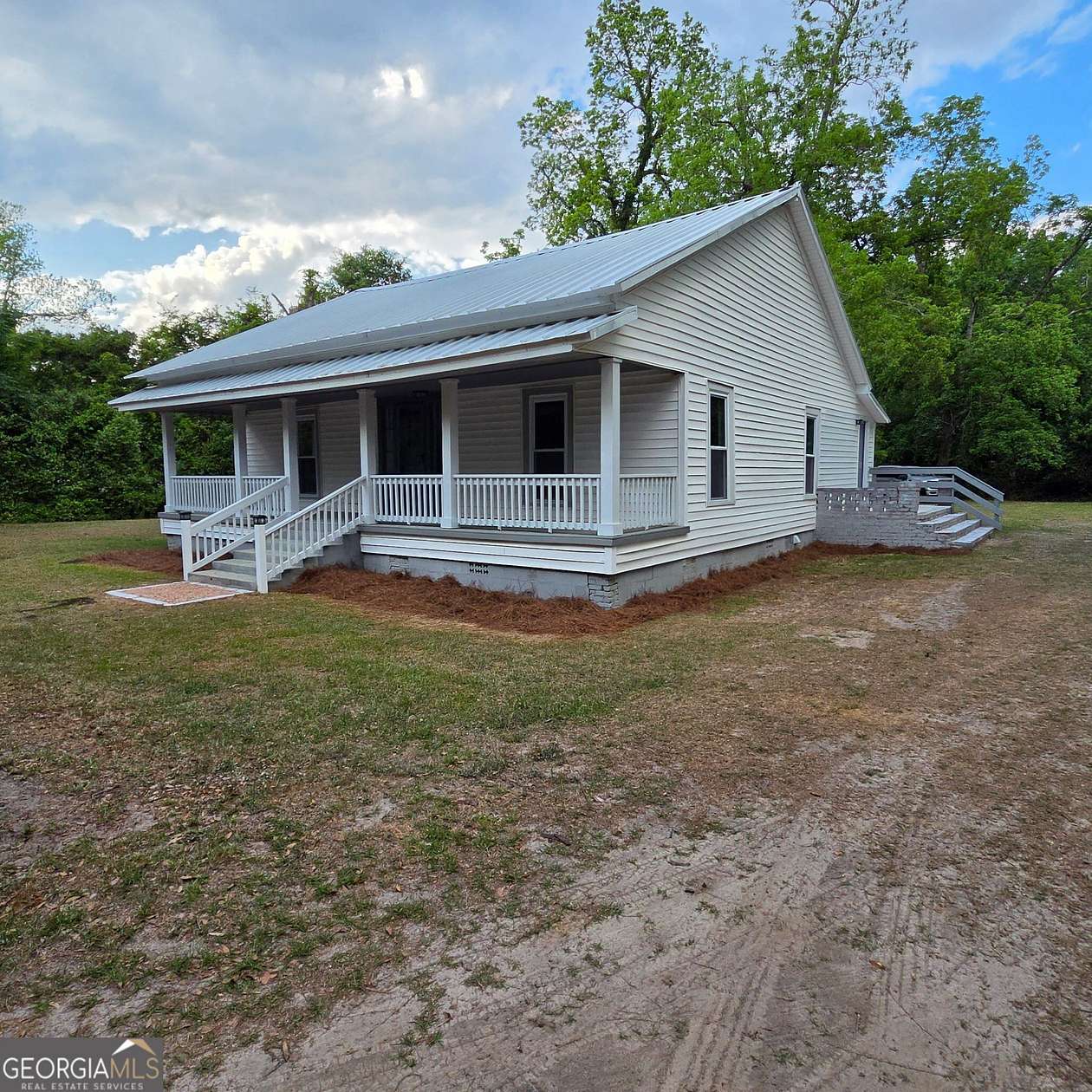 1.5 Acres of Land with Home for Sale in Brooklet, Georgia