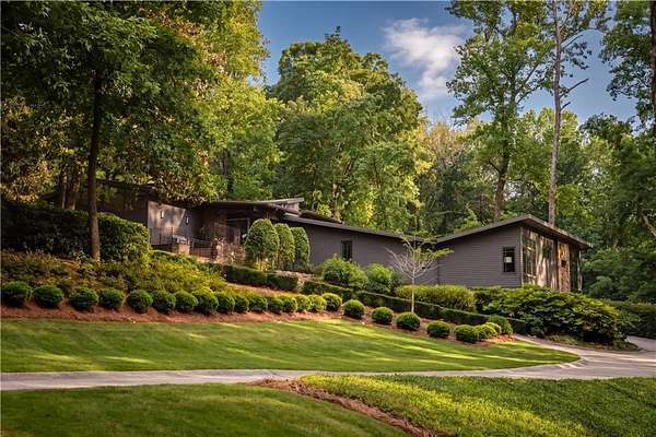 2 Acres of Land with Home for Sale in Atlanta, Georgia