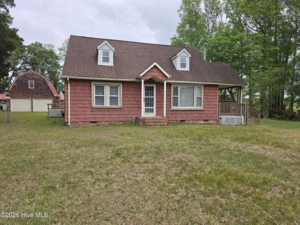 1.63 Acres of Land with Home for Lease in Swansboro, North Carolina