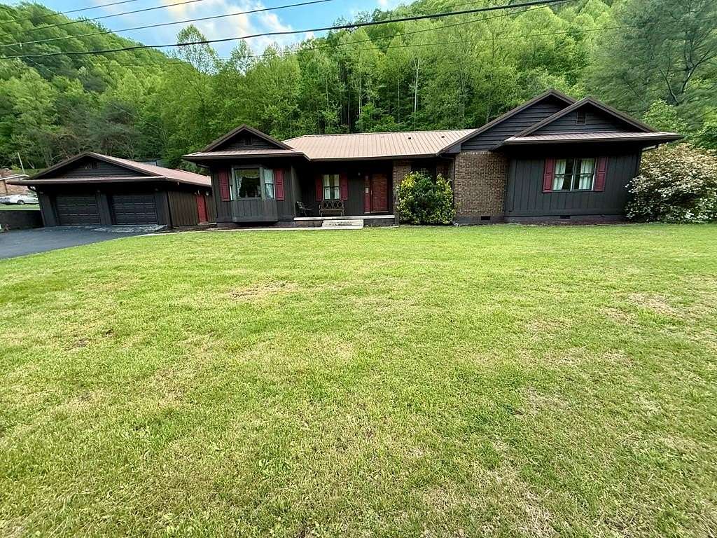 10.5 Acres of Land with Home for Sale in Pikeville, Kentucky