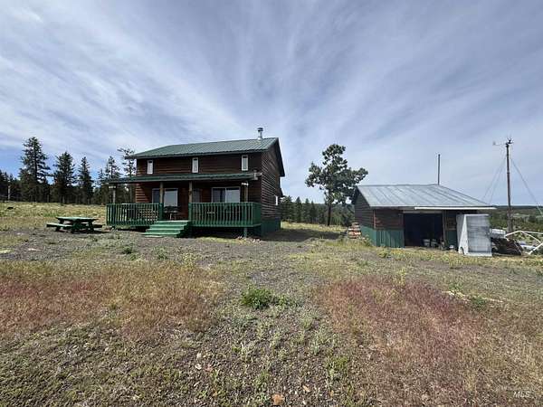 10 Acres of Improved Recreational Land for Sale in Pomeroy, Washington