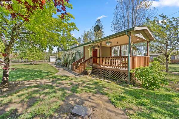 2.5 Acres of Land with Home for Sale in Roseburg, Oregon