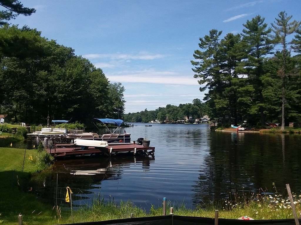 1.34 Acres of Residential Land for Sale in Spencer, Massachusetts