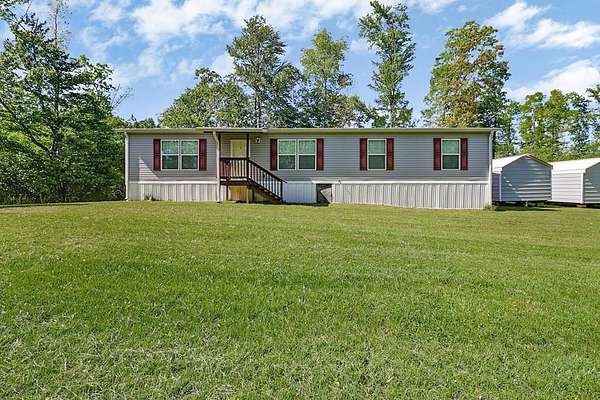 18 Acres of Land with Home for Sale in Crossville, Tennessee