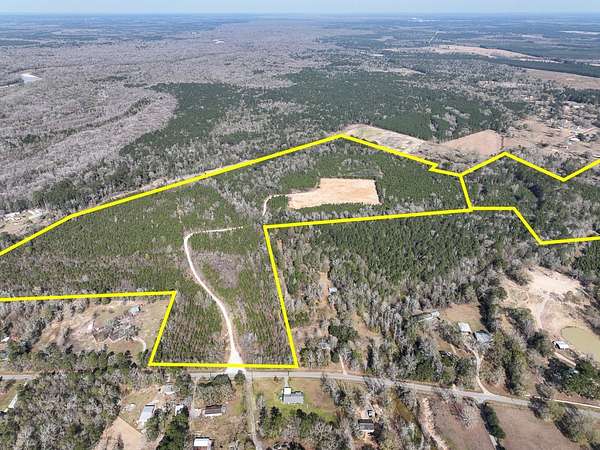 112 Acres of Recreational Land for Sale in Vidor, Texas