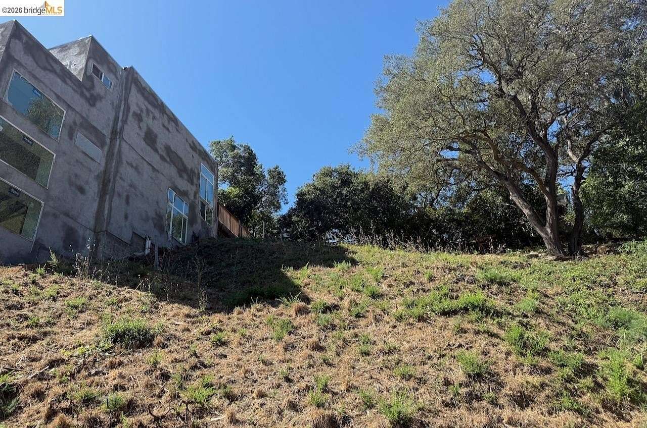 0.28 Acres of Residential Land for Sale in Oakland, California