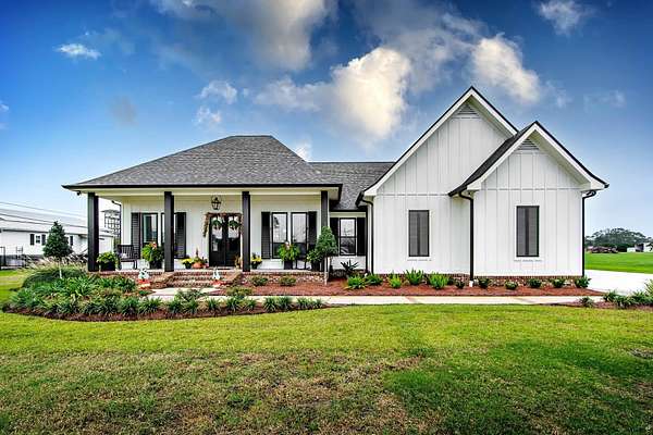 7.63 Acres of Land with Home for Sale in Houma, Louisiana