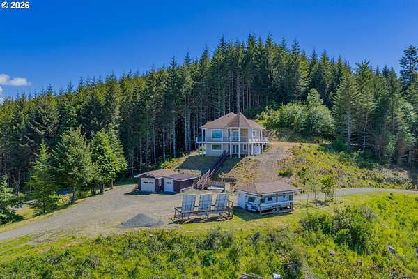 165 Acres of Land with Home for Sale in Broadbent, Oregon
