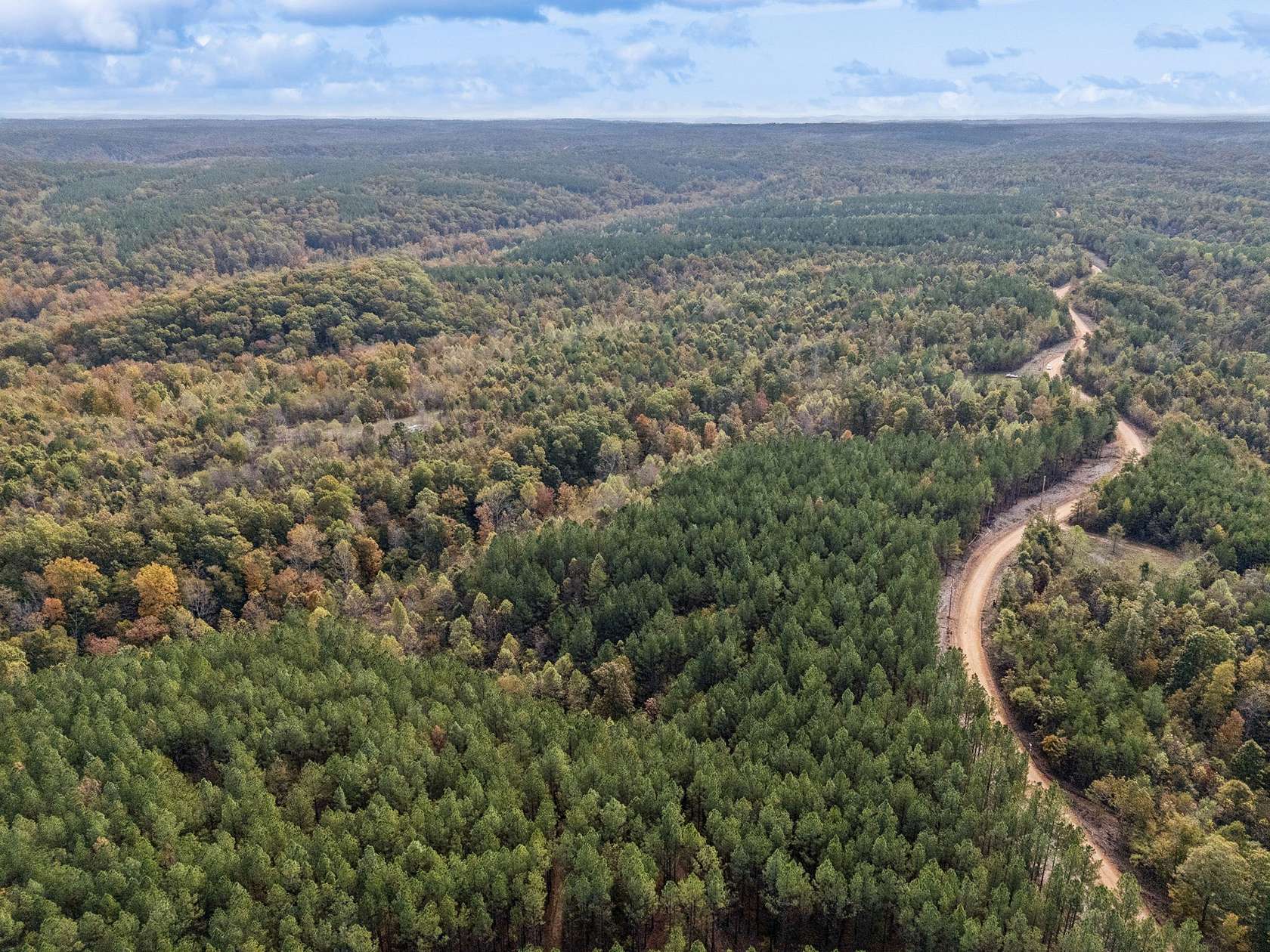 8 Acres of Residential Land for Sale in Shady Grove, Tennessee