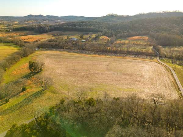 5 Acres of Residential Land for Sale in Watertown, Tennessee