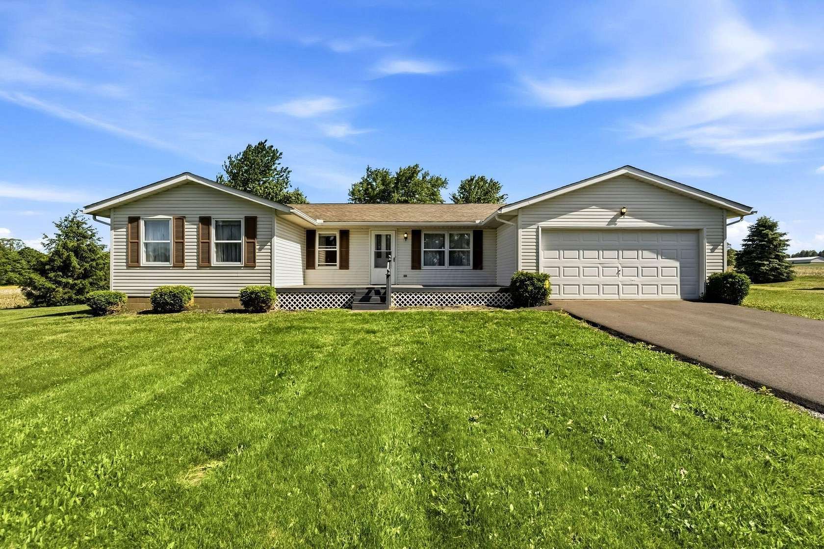 27.2 Acres of Agricultural Land with Home for Sale in Utica, Ohio