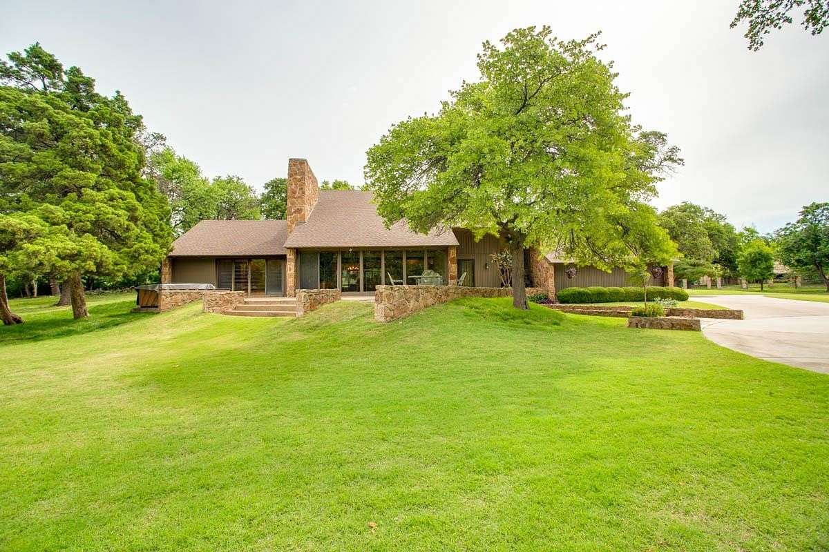 1.7 Acres of Land with Home for Sale in Enid, Oklahoma
