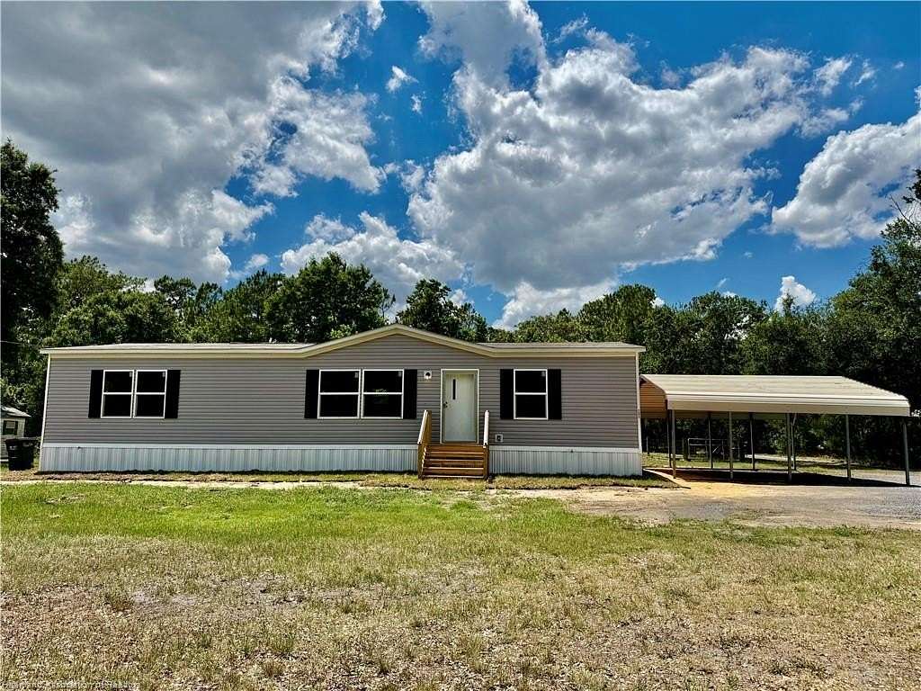 2.5 Acres of Land with Home for Sale in Wauchula, Florida