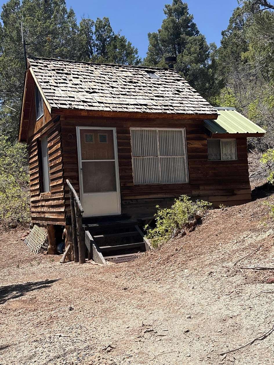 1.47 Acres of Land with Home for Sale in Virgin, Utah