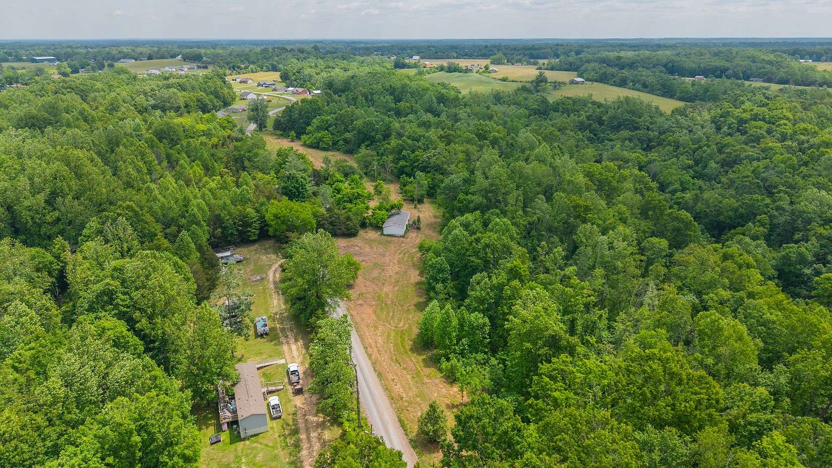 25 Acres of Recreational & Residential Land for Sale in Westmoreland, Tennessee