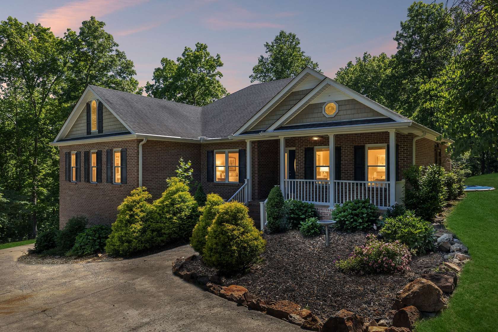 4 Acres of Land with Home for Sale in Dover, Tennessee