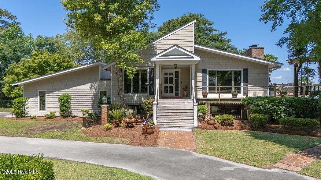 11.3 Acres of Recreational Land with Home for Sale in Newport, North Carolina