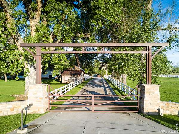 20.3 Acres of Land with Home for Sale in Longmont, Colorado