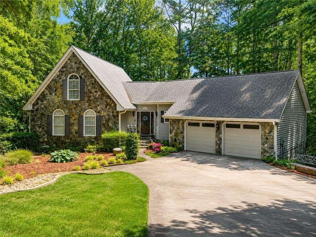 1.63 Acres of Land with Home for Sale in Douglasville, Georgia