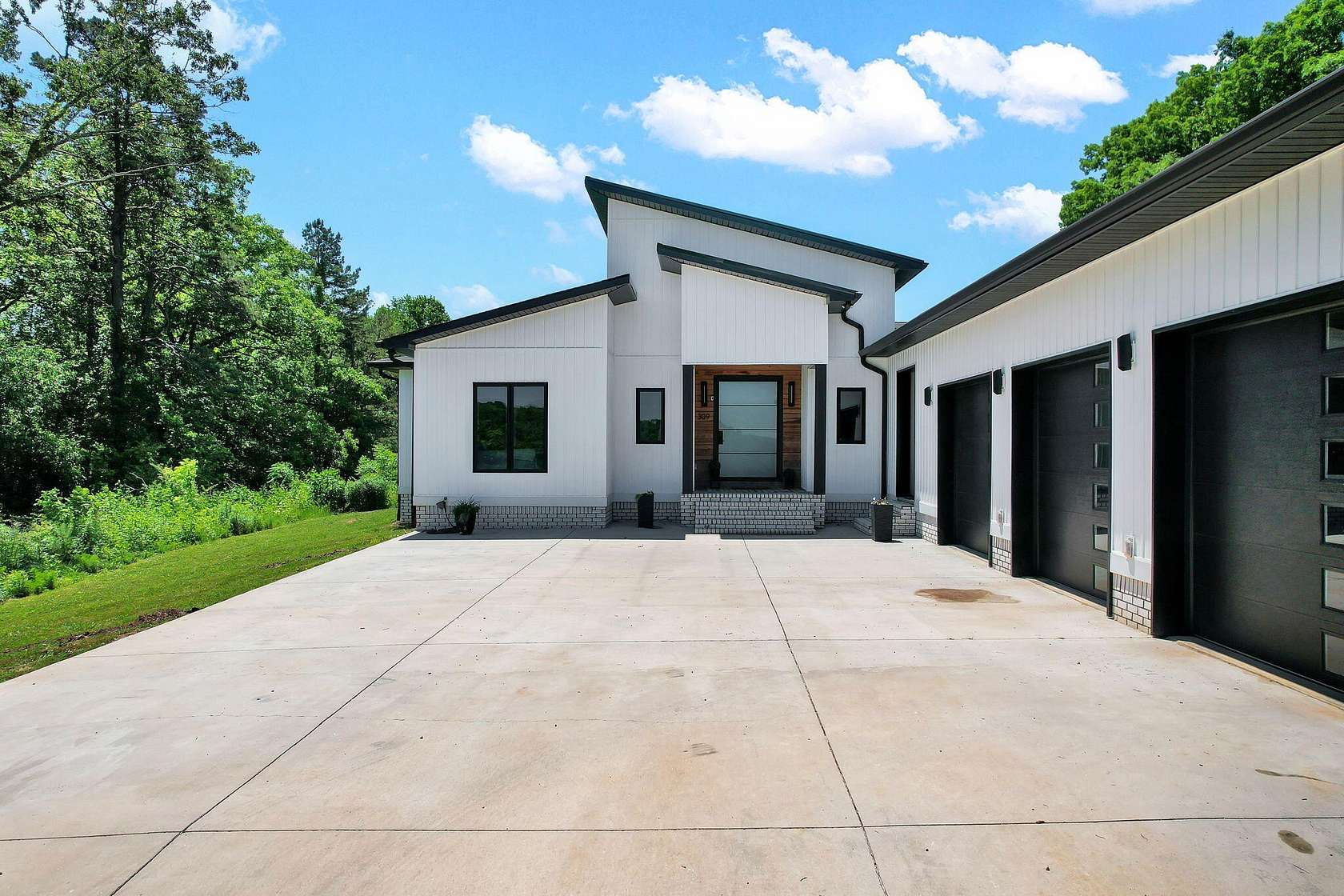 31.4 Acres of Land with Home for Sale in Athens, Tennessee