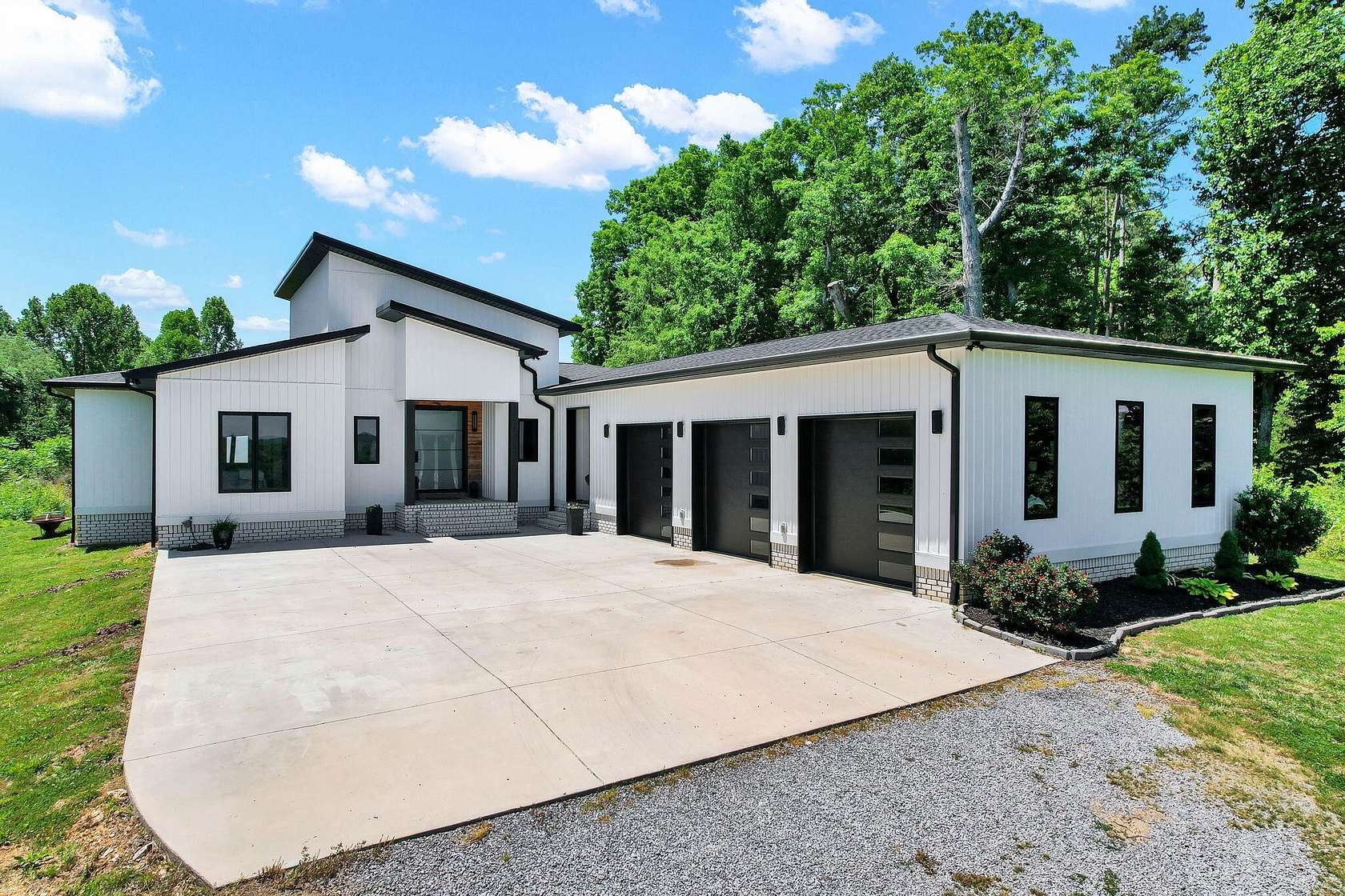 31.4 Acres of Land with Home for Sale in Athens, Tennessee