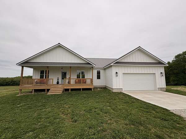 35 Acres of Land with Home for Sale in Mountain Grove, Missouri