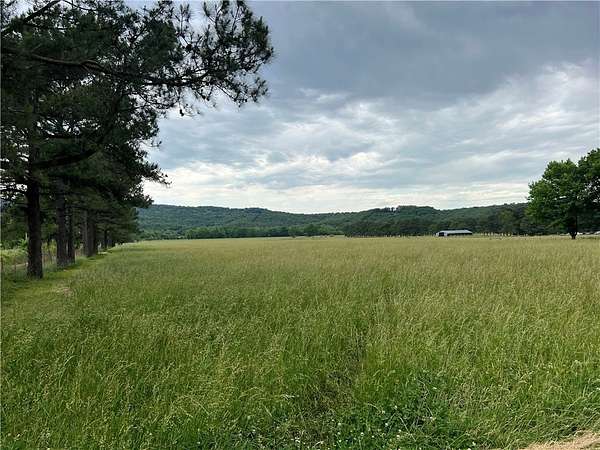 29 Acres of Agricultural Land for Sale in Fayetteville, Arkansas