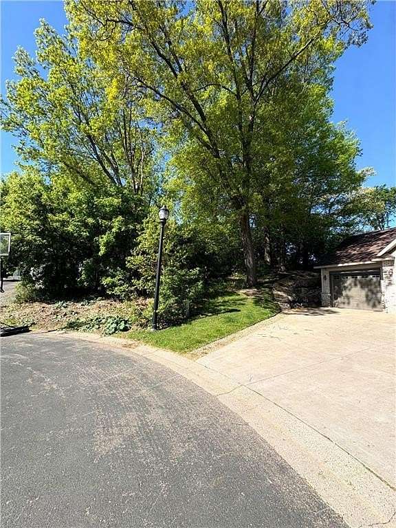 0.35 Acres of Land for Sale in South St. Paul, Minnesota