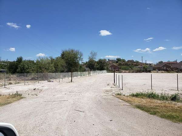 3 Acres of Land for Lease in Eagle Pass, Texas