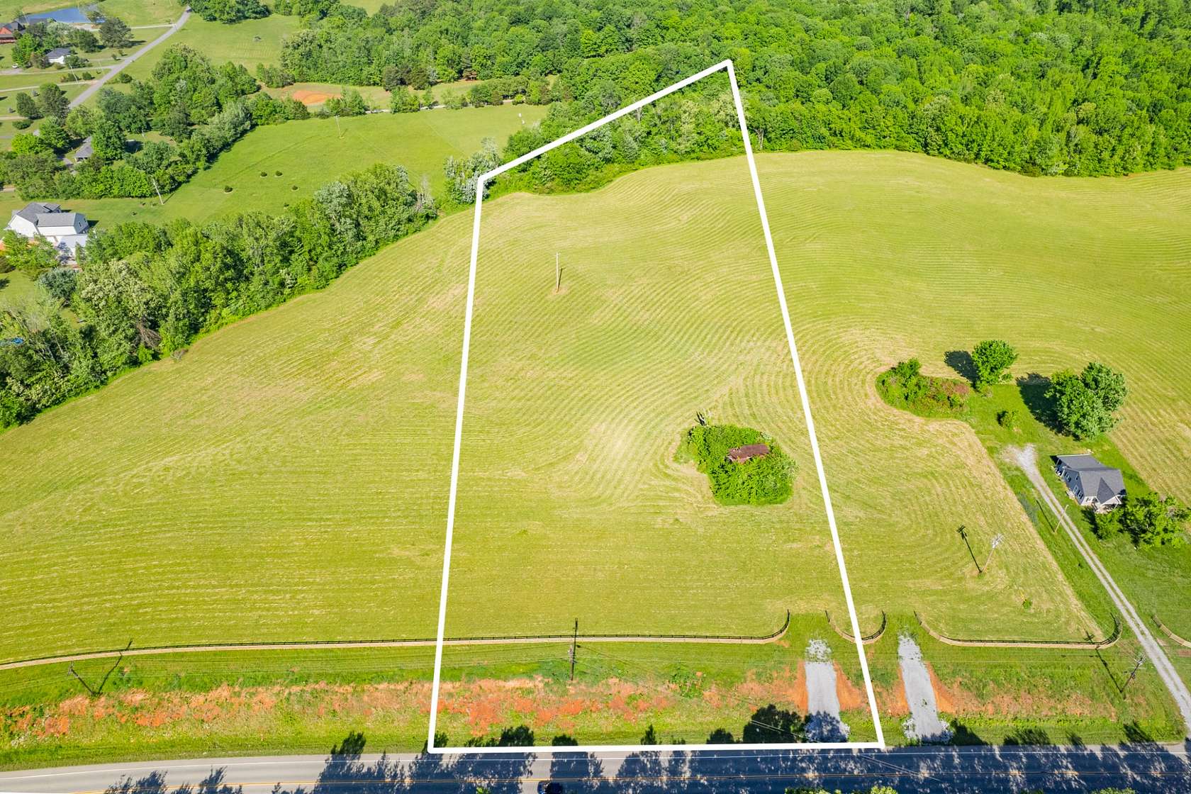 5 Acres of Residential Land for Sale in Dickson, Tennessee