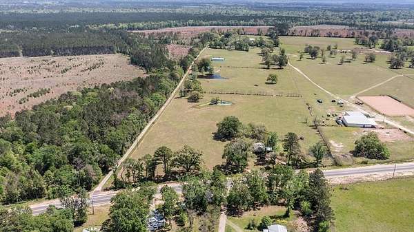 41.3 Acres of Land with Home for Sale in Lufkin, Texas