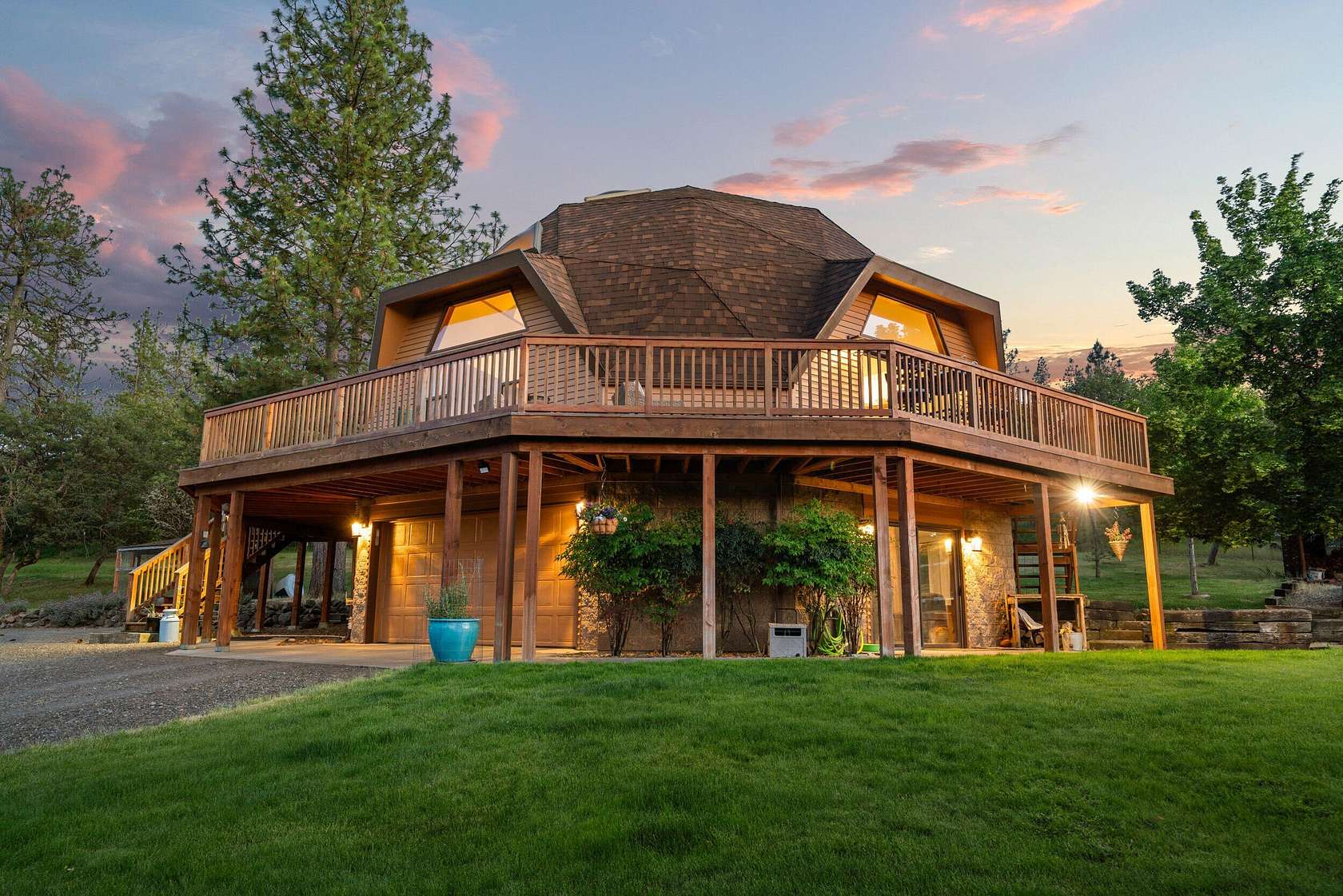 6.7 Acres of Land with Home for Sale in Eagle Point, Oregon