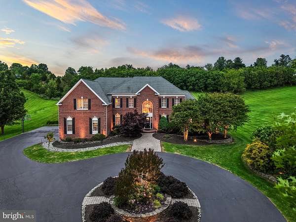 4 Acres of Land with Home for Sale in Leesburg, Virginia